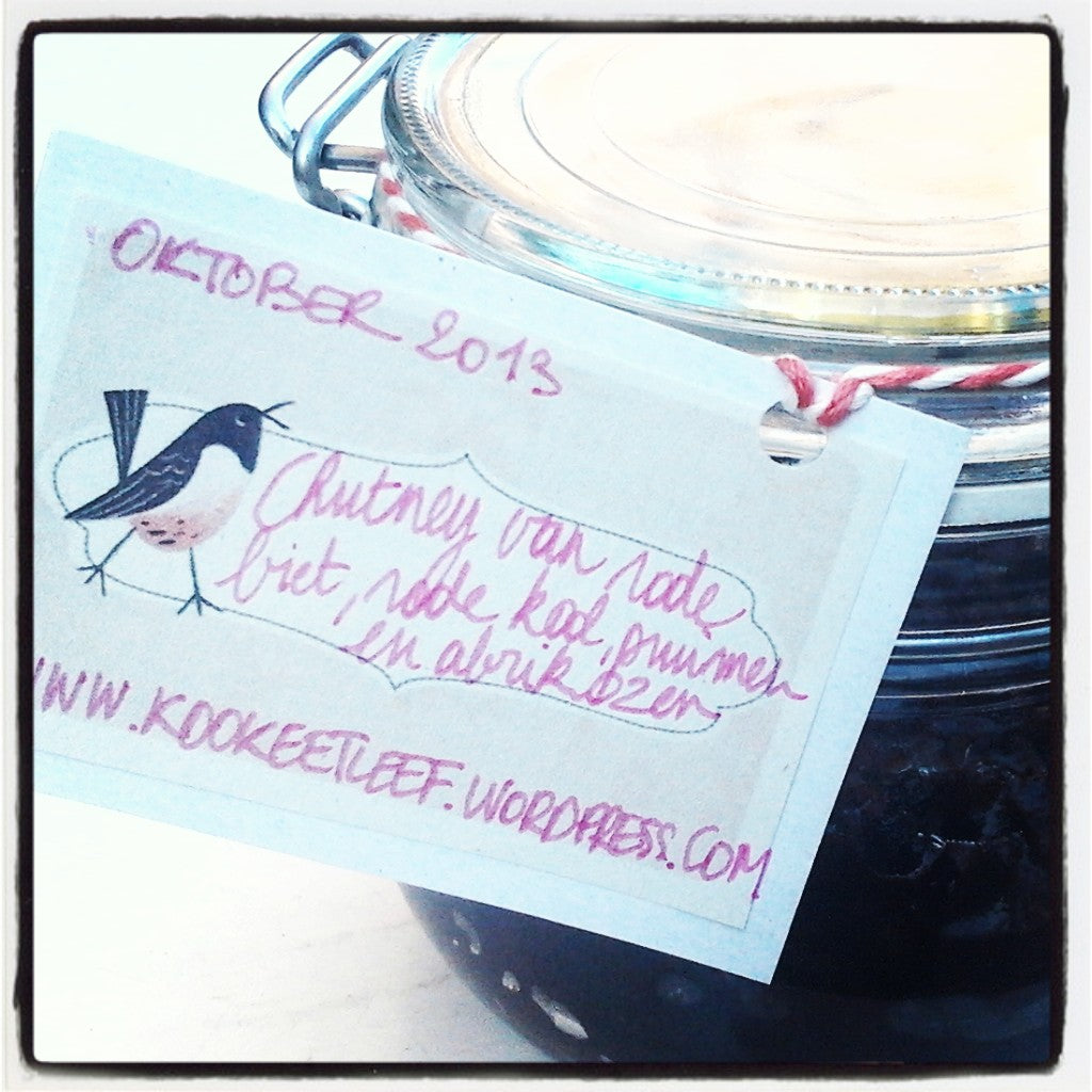 Winterse chutney van rodekool, rode biet en gedroogd fruit