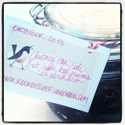 Winterse chutney van rodekool, rode biet en gedroogd fruit
