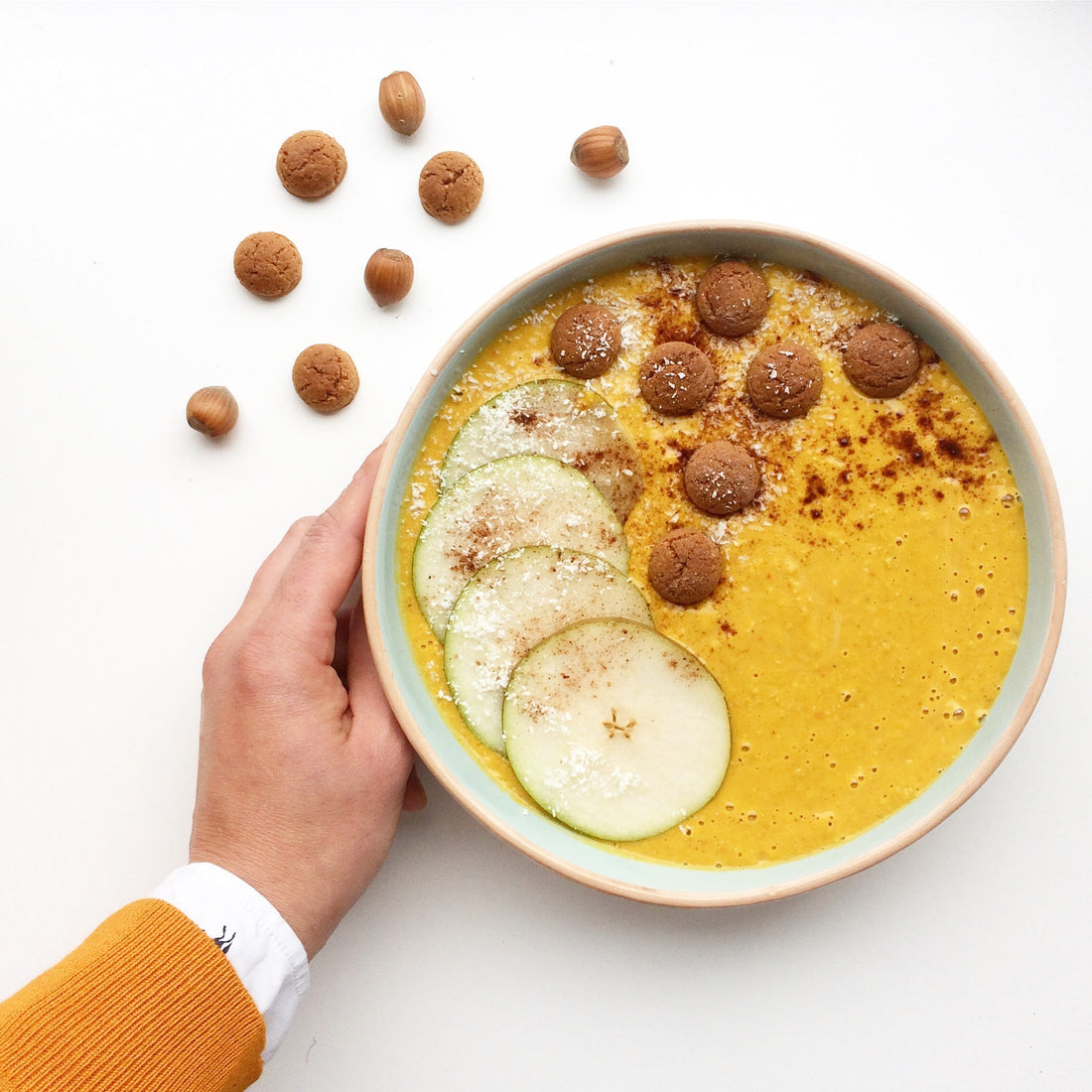 Pompoenhavermoutpap met chaikruiden en pepernoten